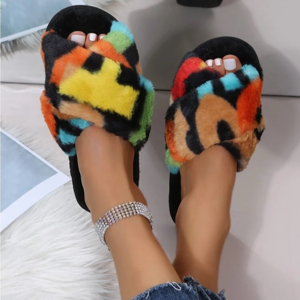 MULTICOLOR FUR SLIDES - Picture 3 of 8